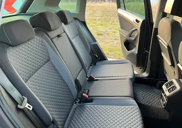 Volkswagen Tiguan cena 90900 przebieg: 98226, rok produkcji 2018 z Orzesze małe 781